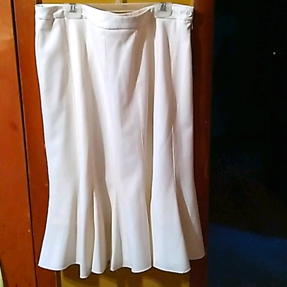 Insight skirt, ladies size 10 off white